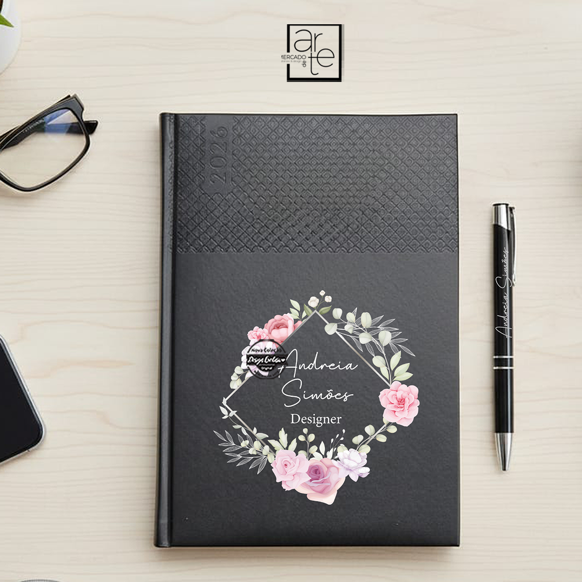 Agenda 2025 diária floral "nome e profissão"