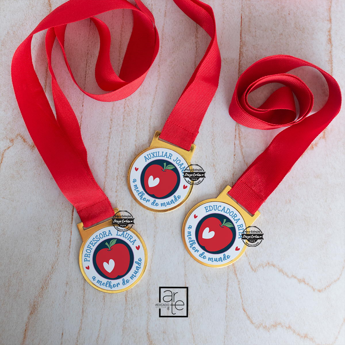 Medalha maça "Ensinar..."