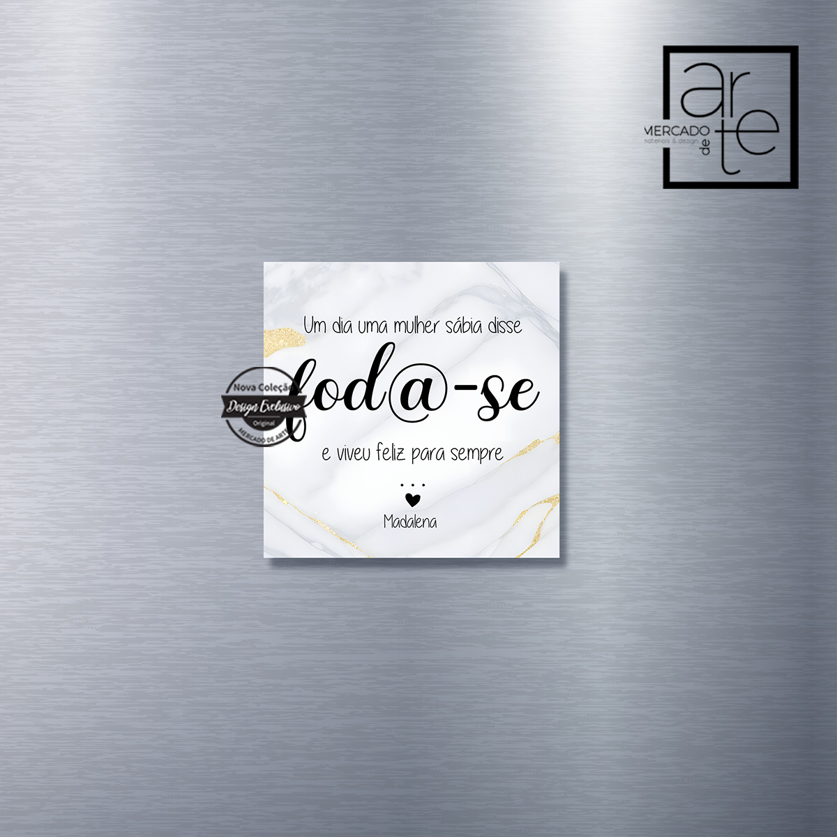 Novidade! Faça os seus conjuntos com as suas coleções preferidas! Íman madeira "Mulher sábia". Personalize com a frase que desejar. Pode personalizar com a frase que desejar ou aproveitando a nossa sugestão escrevendo no campo de texto : igual à imagem + nome a gravar. REF:MA-AMI087 Material Madeira. Medida 7x7cm.