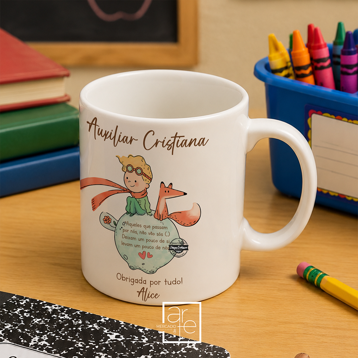 ✨ Torna cada momento ainda mais especial com os nossos artigos personalizados inspirados no universo mágico do Principezinho.
Caneca principezinho "Aqueles que passam por nós, não vão sós. Deixam um pouco de si, levam um pouco de nós" uma lembrança única, criada com carinho e personalizada nomes e/ou frase que desejar.
Porque, tal como o Principezinho nos ensinou, "o essencial é invisível aos olhos" - mas uma recordação feita à medida fica para sempre no coração. 💛