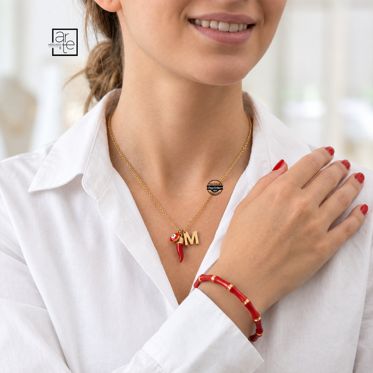 Este é o momento de usar acessórios que combinam consigo! ✨
A nossa coleção de fios traz peças modernas, delicadas e cheias de personalidade, perfeitas para complementar qualquer look e tornar cada momento ainda mais especial.
Conjunto fio e pulseira "Red", personalizado com inicial.
Estilo, significado e personalidade — tudo num só fio! 🤍