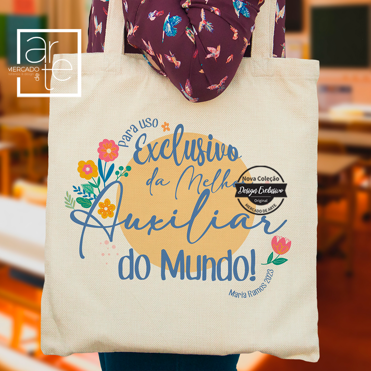 Procura um presente útil para educadoras, professoras, auxiliares ? Temos muitas opções com preços fantásticos e ilustrações exclusivas da nossa marca. O nosso Saco tipo linho " Exclusivo da melhor Auxiliar " pode personalizar totalmente ao seu gosto. Surpreenda!