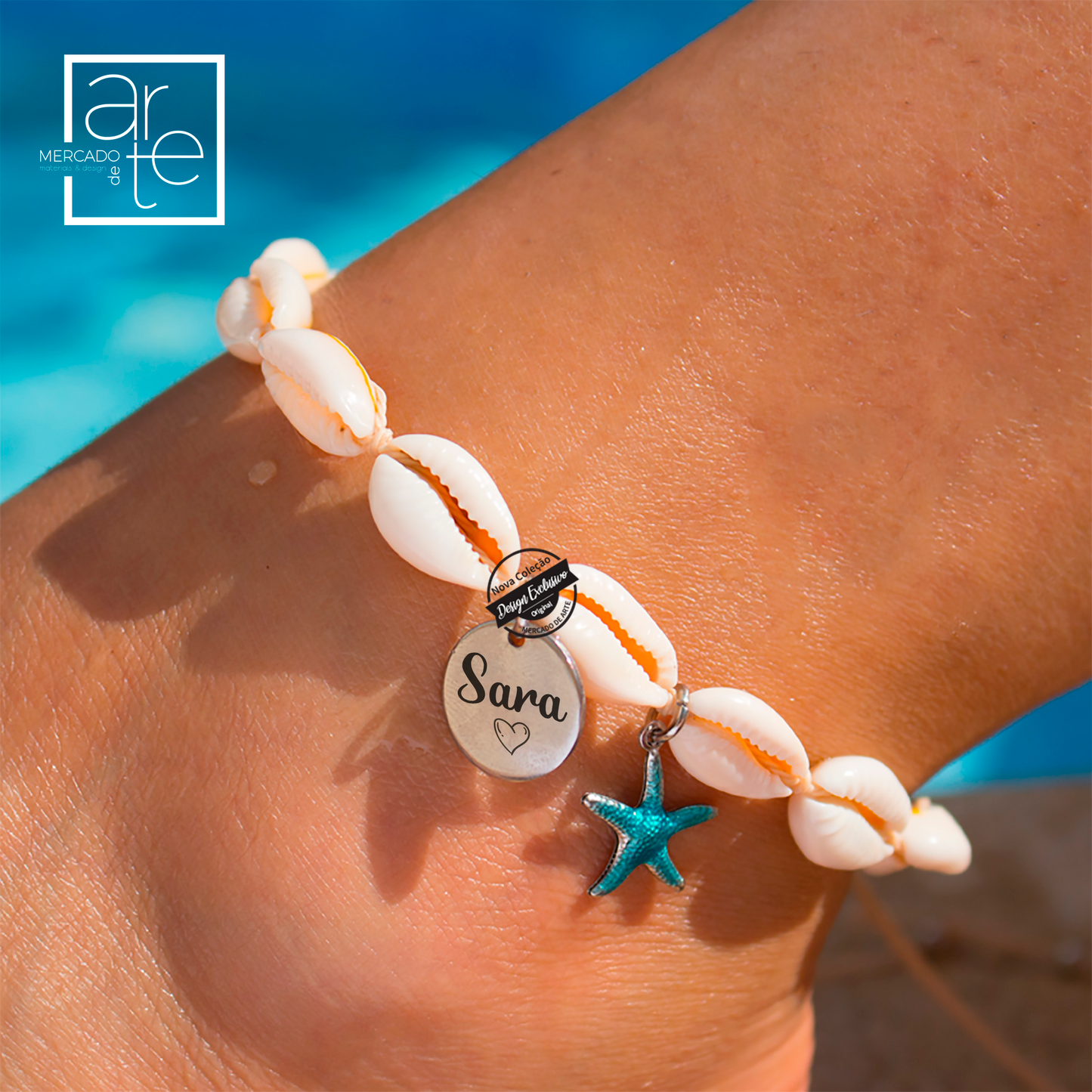Novidade de verão! As nossas pulseiras de pé são sempre um sucesso! Pulseira ajustável com búzios naturais pendente em aço inóx personalizado com nome e estrela do mar. REF: VER082