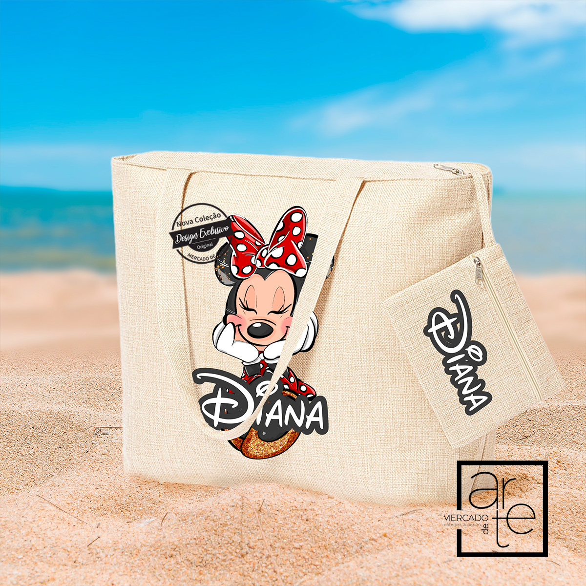 Novidade! Uma novidade com cheirinho a verão para aproveitar o calor em grande estilo. A nossa coleção da Minnie é uma perdição! Saco de praia com bolsinha incluída. Personalize com nome ou pequena frase que deseja