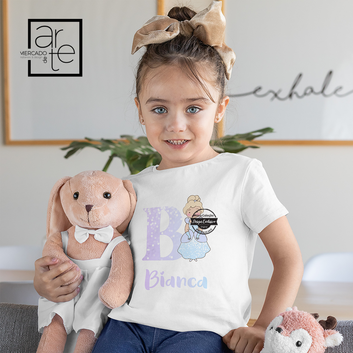Novidade! T-Shirt 100% algodão Cinderela "Nome" . Escolha a princesa preferida da sua menina e personalize com o nome que desejar.Disponível de 1 ano a 14 anos. REF: CRI064
