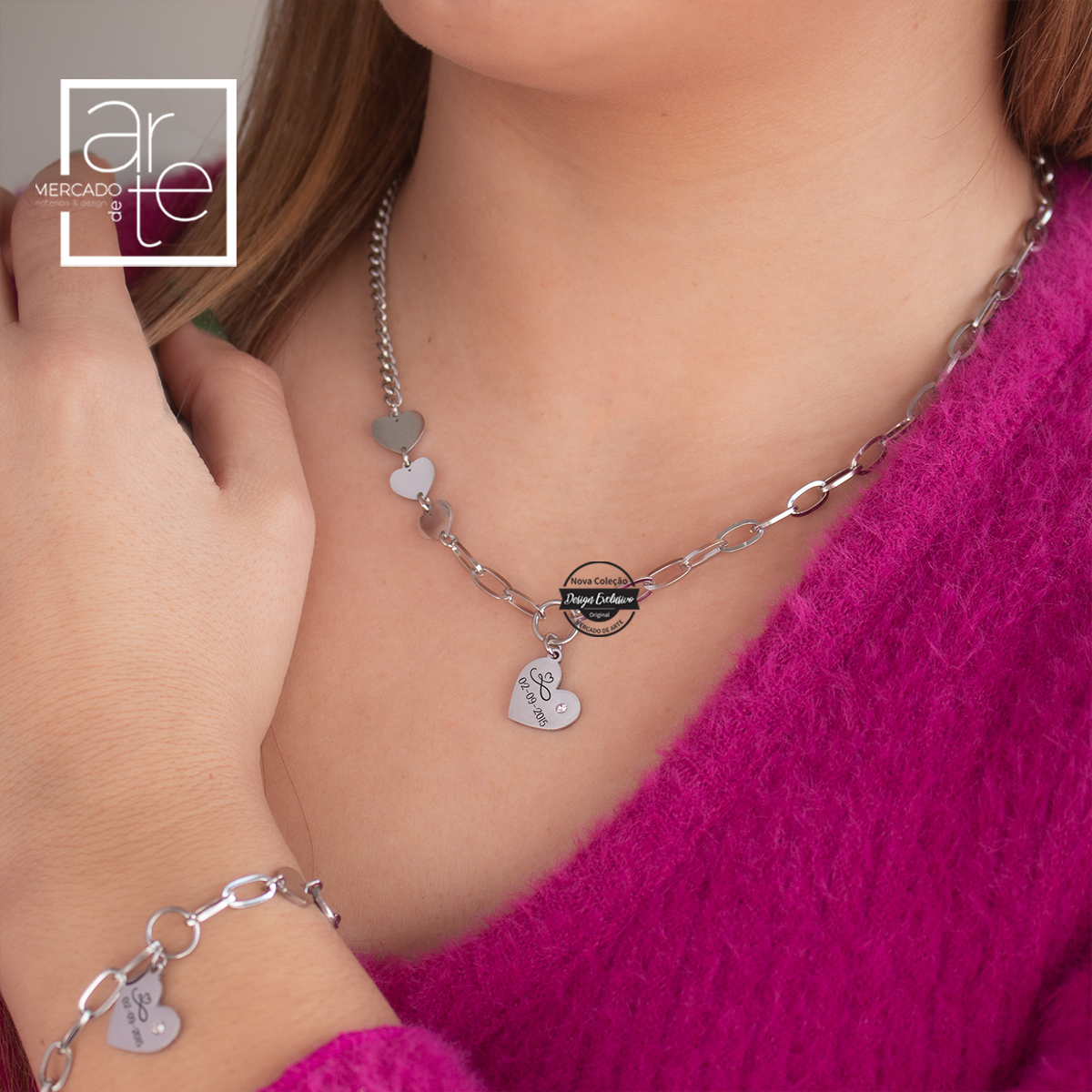 Novidade! Belíssimo conjunto de duas peças! Fio e pulseira em aço inóx com pendente de coração com brilhante. Personalize com a data que desejar. Vendido em conjunto ou separadamente. REF:MA-PERS287 Material Aço inóx.