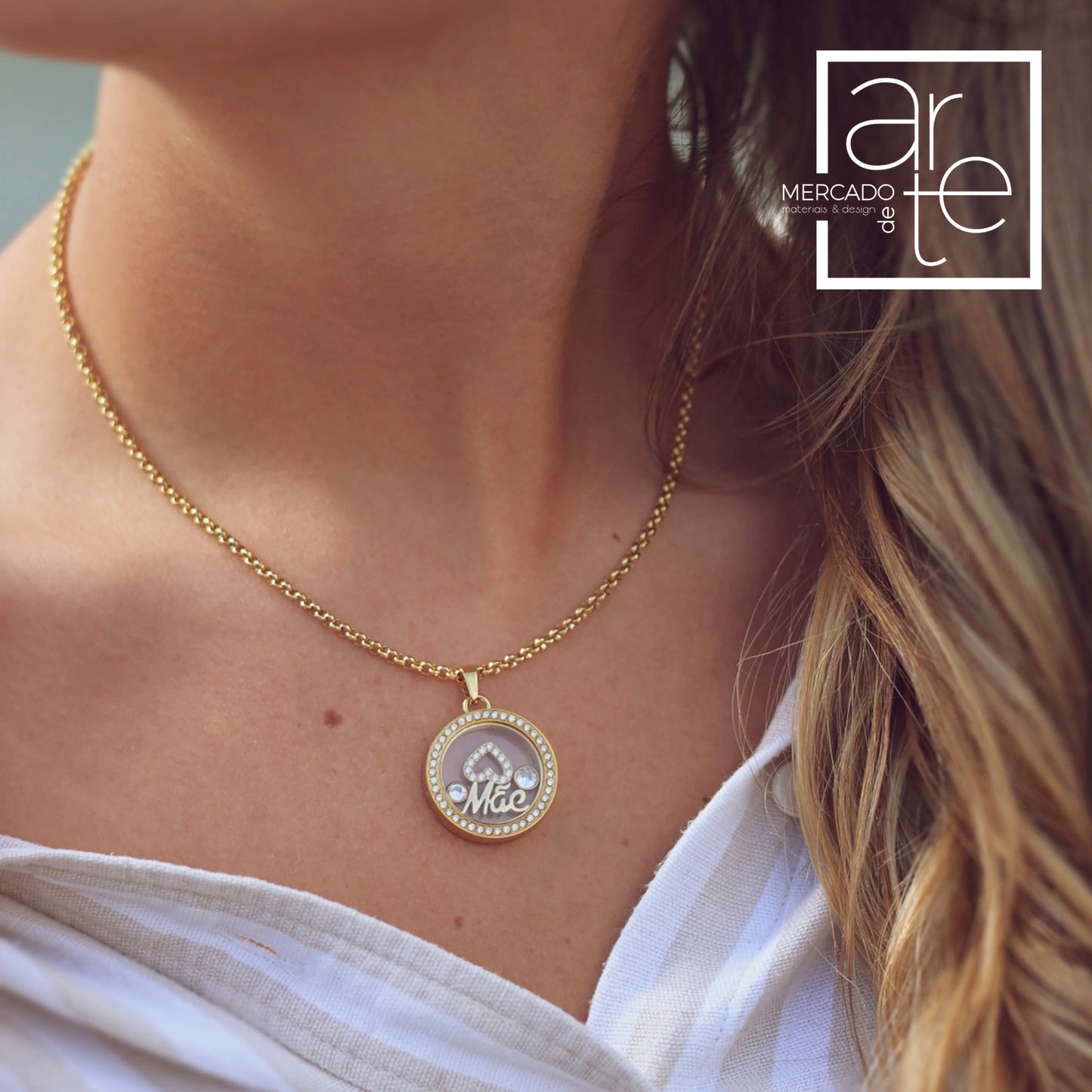 Fio Medalhão " Mãe "