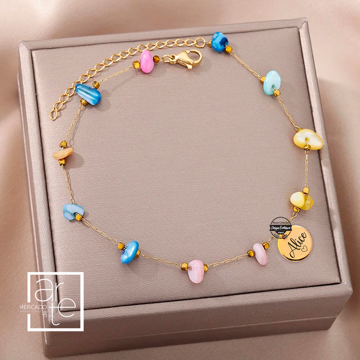 Nova coleção de verão! Para quem já está de pé na areia a nossa coleção de verão é a ideal para completar o seu look de verão e férias. Pulseira fina em aço inóx com pedras e extensor ajustável. REF: VER067