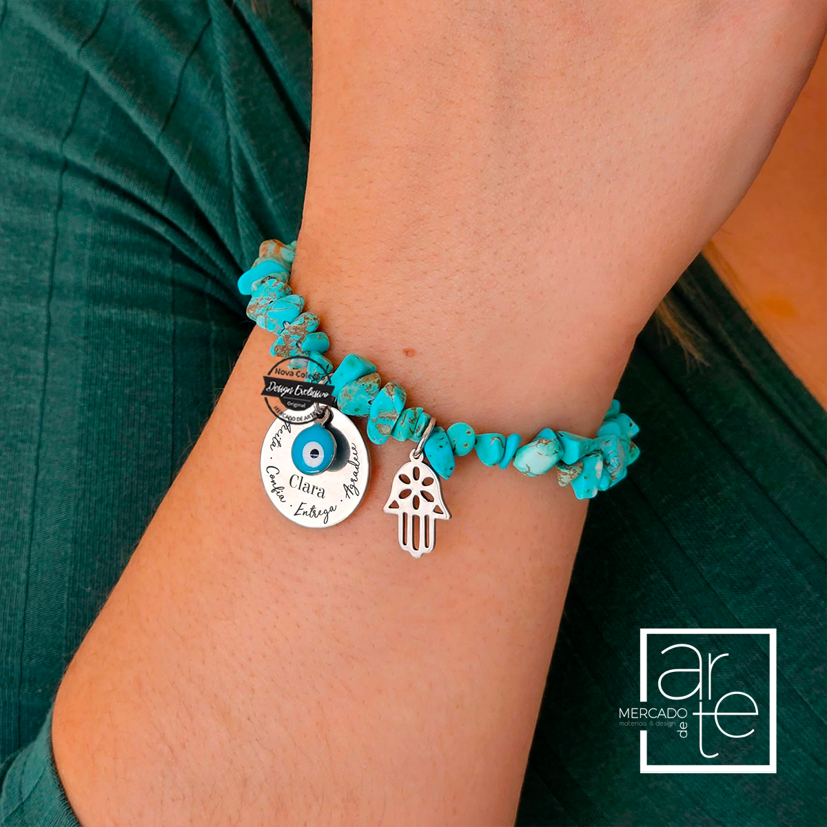 Novidade! Pulseira de elástico em pedra natural turquesa "Acredita, confia,entrega, agradece", inclui pendente de mão de fátima, e olho turco de proteção. Medalha em aço inóx. Personalize como desejar. Pedra turquesa: Conhecida por favorecer o combate à ansiedade, amenizar o nervosismo e pensamentos negativos. Favorece também o aumento da qualidade de vida pois trabalha o bem estar fisico e aumento de imunidade. Signos: Aquário, Peixes, Gémeos, Sagitário, Balança e Escorpião.