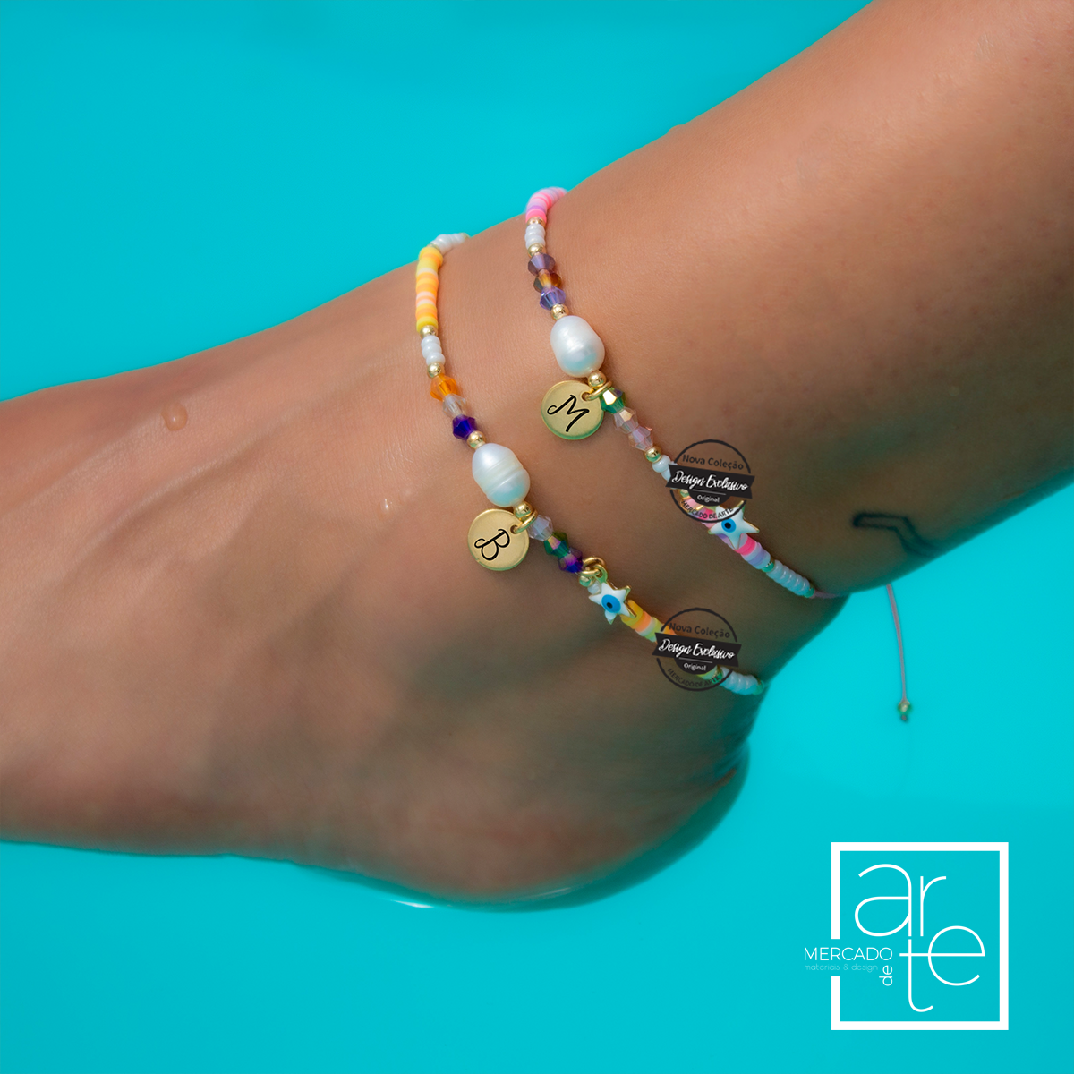 Novidade de verão! As nossas pulseiras de pé são sempre um sucesso e perfeitas para o seu look de verão! Pulseira ajustável com missangas, pendente estrela com olho turco e medalhinha com inicial. Personalize com a inicial que desejar. Disponível em tons de rosa ou laranja. Valor unitário.   REF: VER086