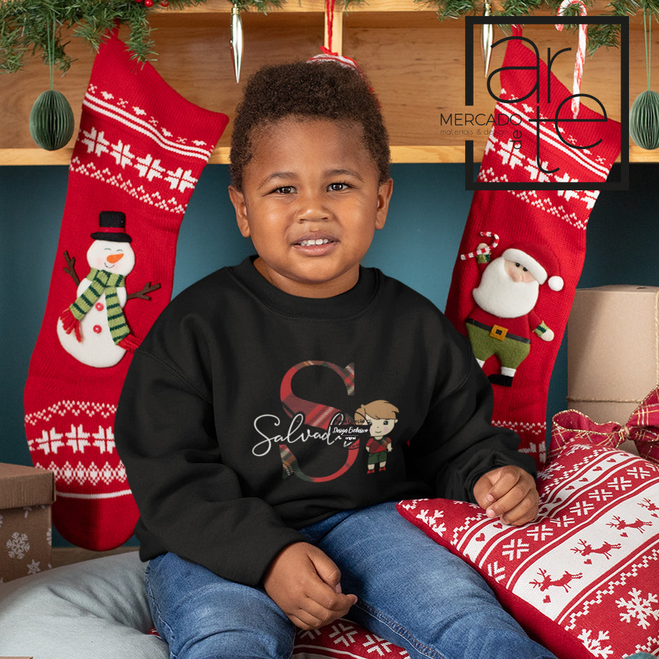 sweat sem capuz personalizada com bonequinho nome e inicial.