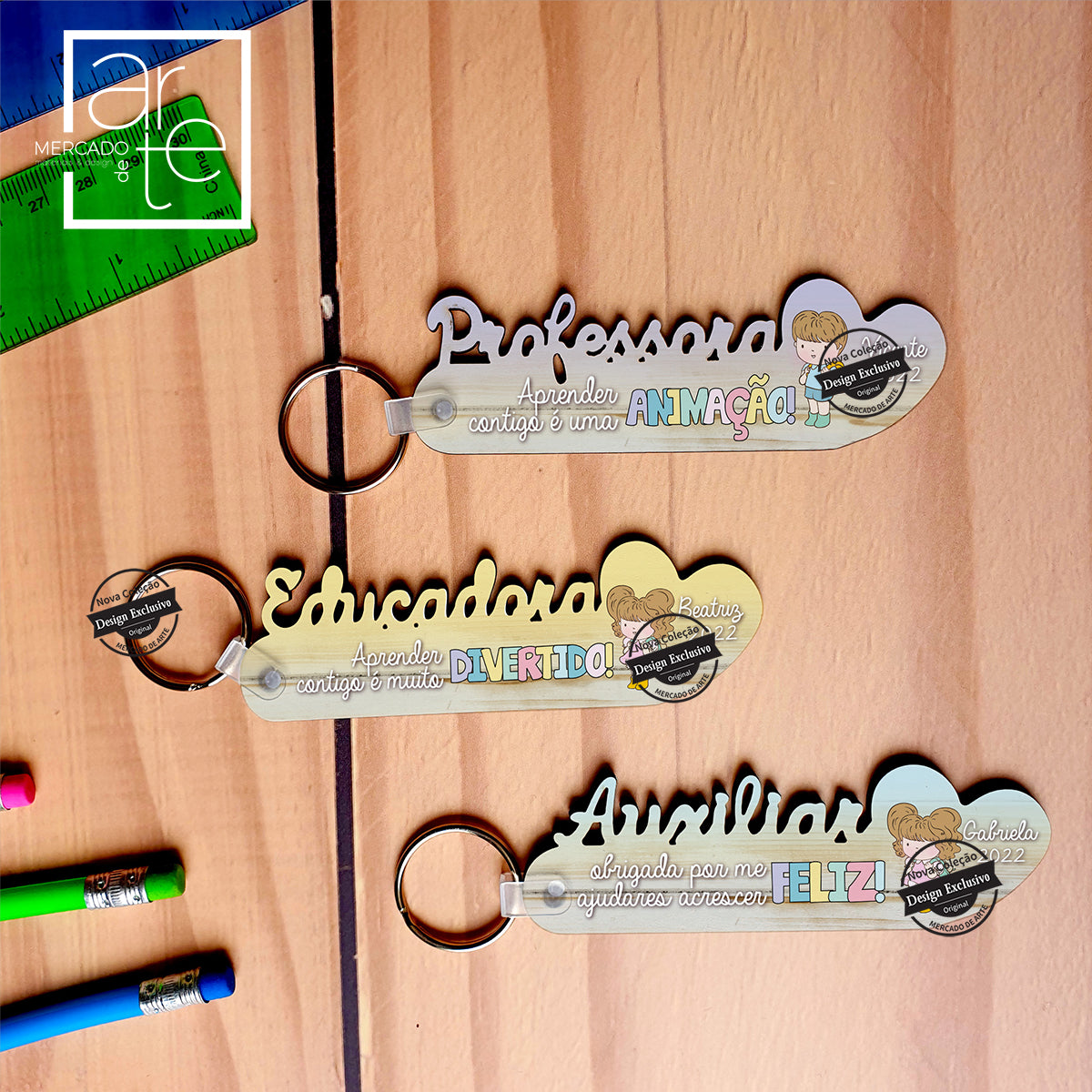 porta chaves profissões escolas em madeira personalizáveis
