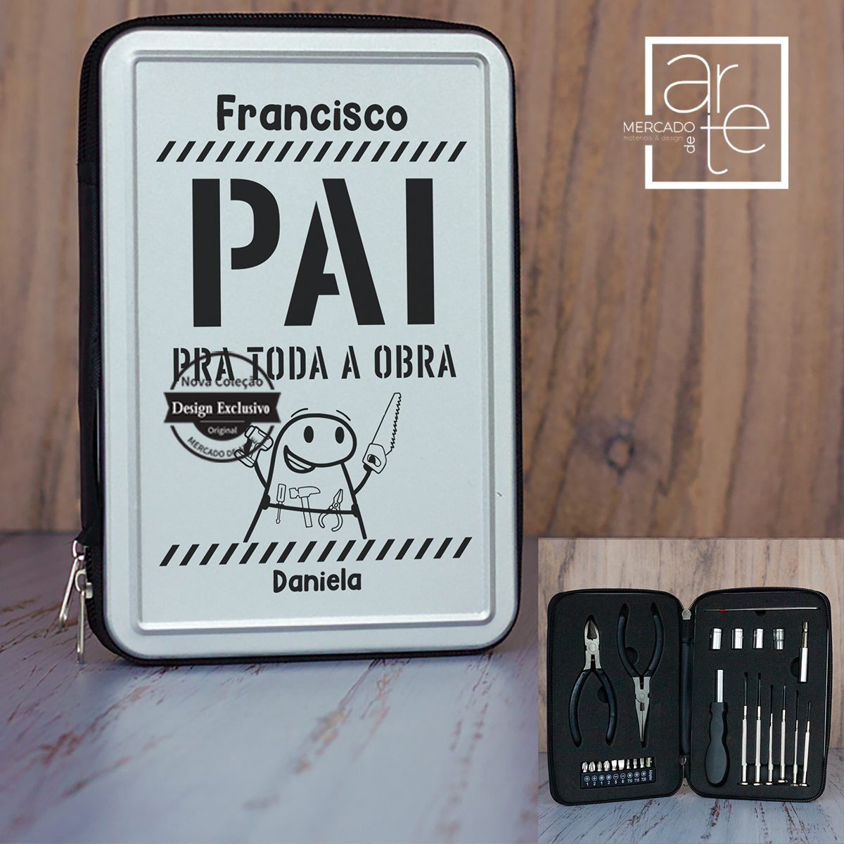 Conjunto de ferramenta em caixa de alumínio " Pai para toda a obra". Personalize vom a frase que desejar. A caixa contém 1 alicate de pontas, alicate de corte, 1 cabo de chave de fendas, 1 extensor, 10 cabeças intercambiáveis, 1 pinça e 6 chaves de fendas de precisão. REF: MA-PAI180