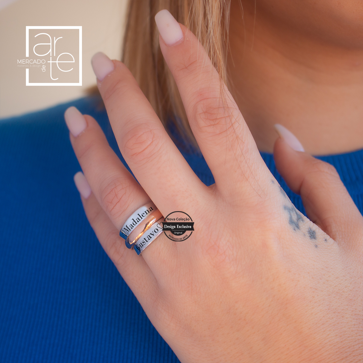 Anel largo bicolor prateado e rosa gold personalizado com nomes. Sugerimos a personalização com dois nomes , iniciais ou símbolos. Se preferir simples basta colocar na descrição que não deseja gravação. Disponível do tamanho 17mm ao 20mm. REF: MA-AN153