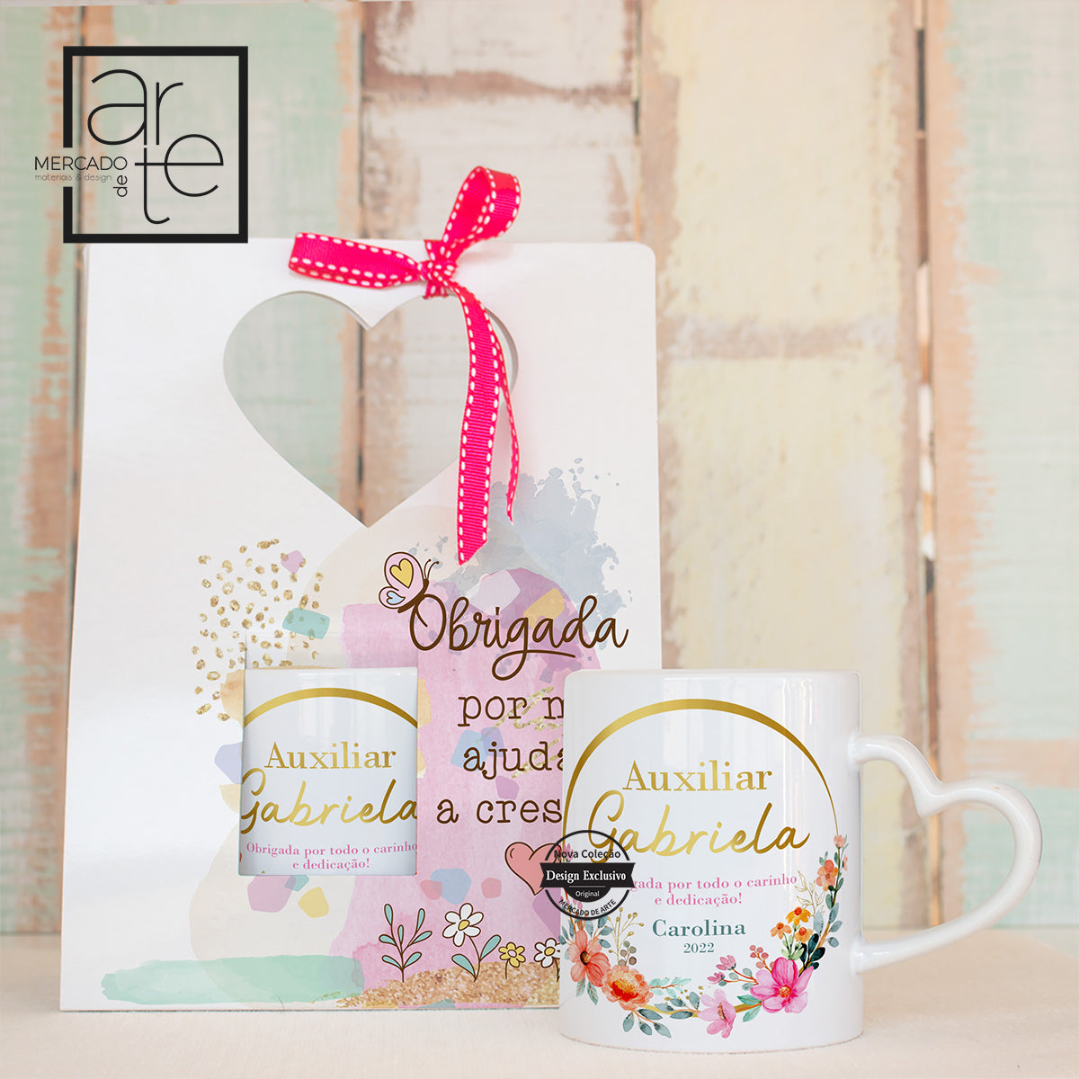 caneca para auxiliar com caixa com frase personalizada