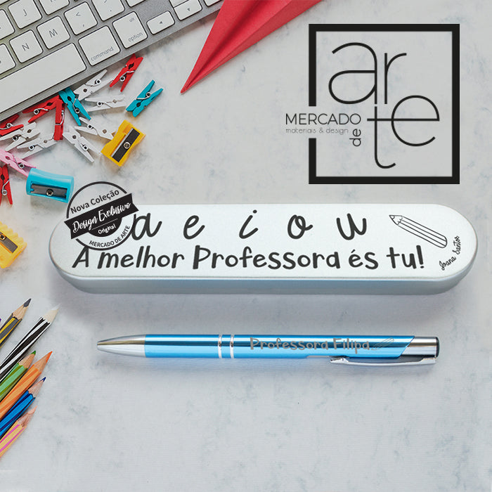 Estojo de metal com caneta " a,e,i,o,u "