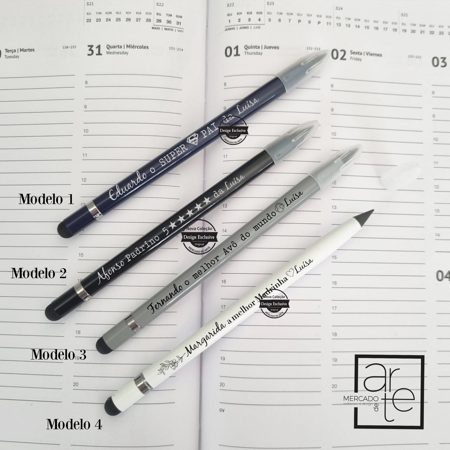 Lápis infinito de ponta eterna, feita alumínio com acabamento metalizado e cromado. Reutilizável e com escrita infinita o que impede que gere resíduos na sua utilização. Inclui borracha.