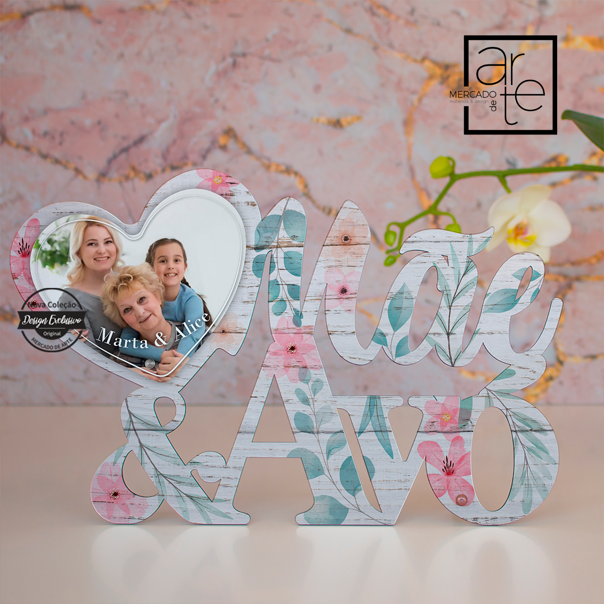 Moldura de madeira recortada "Mãe e avó"