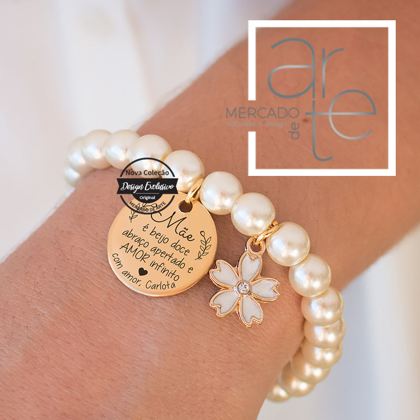 Pulseira de pérolas " Mãe é ... "
