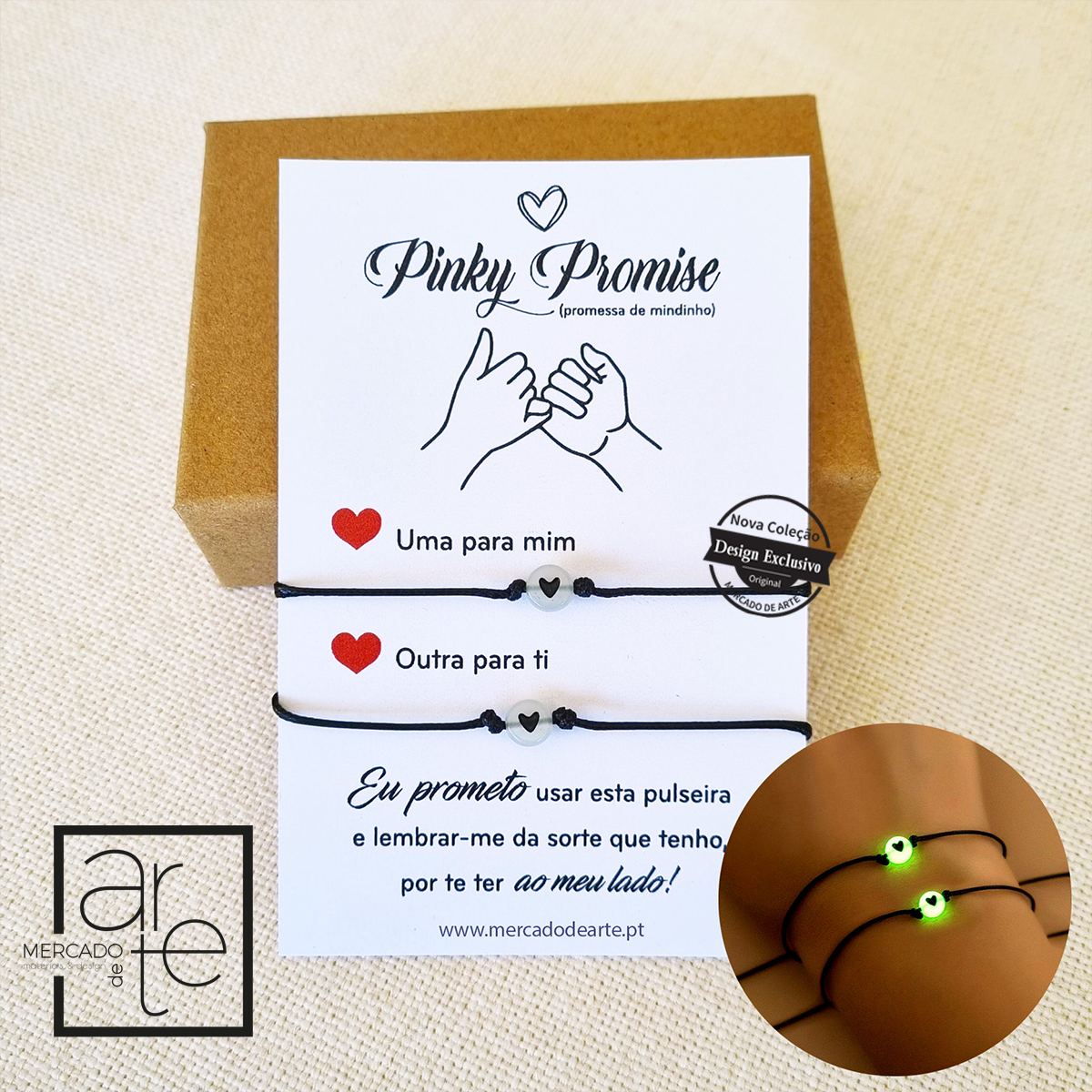 Pulseiras ajustáveis com missanga com coração que brilha no escuro. Vendido em conjunto com cartão incluído. Um presente super amoroso para oferecer a alguém especial que estará sempre consigo.