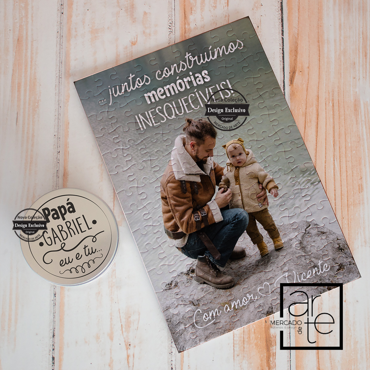 Surpreenda o seu pai neste dia tão especial com um presente super original personalizado por si e construa memórias que ficam gravadas para sempre! Puzzle de 120 peças personalizado com frase e fotografia com opção de caixinha metalizada também personalizada. Vendido em conjunto ou separadamente.