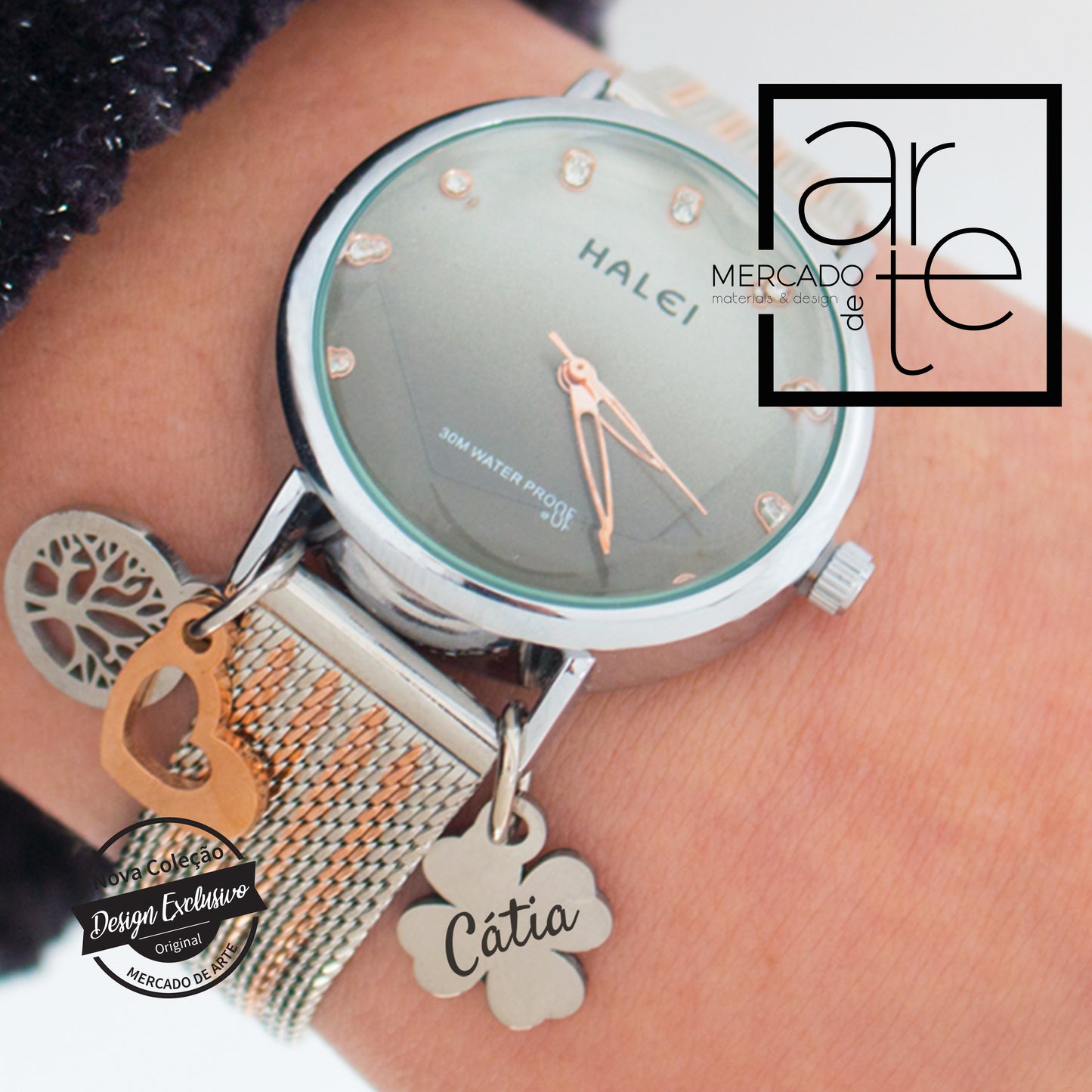 Relógio trevo com nome