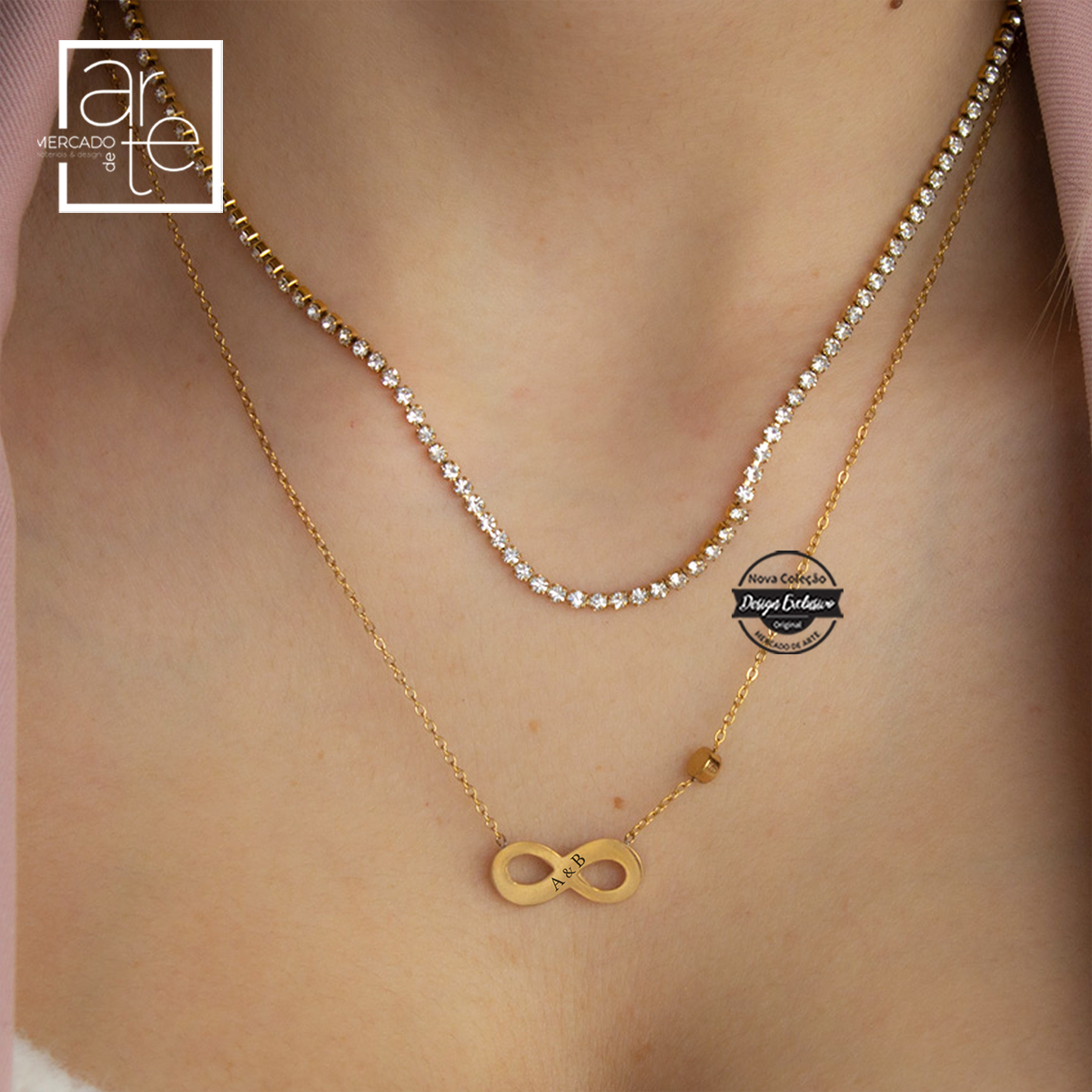 Novidade! Complete o seu look com peças únicas personalizadas por si! Fio brilhantes e fio com pendente infinito personalizado com duas iniciais. Vendido em conjunto ou separadamente. Fios ajustáveis. Fio de brilhantes não personalizado. REF: MA-NAM486 Material Aço inóx. Na loja Mercado de arte. 