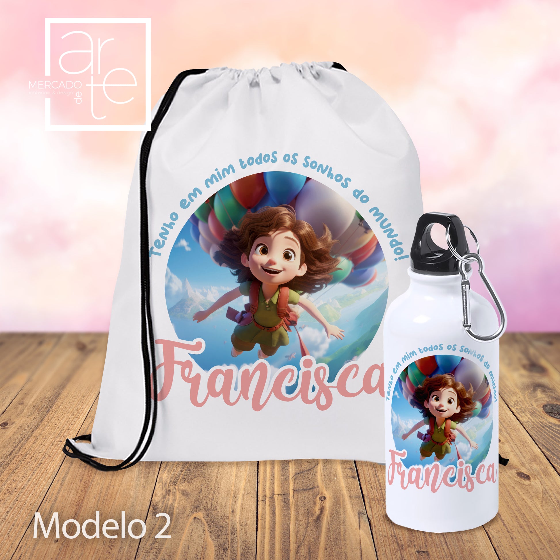 Quantas meninas sonhadoras temos por ai? Um presente ideal para o dia da criança, aniversário ou para o regresso às aulas! Conjunto mochila e/ou garrafa " tenho em mim todos os sonhos do mundo" pode ser personalizado ao seu gosto.