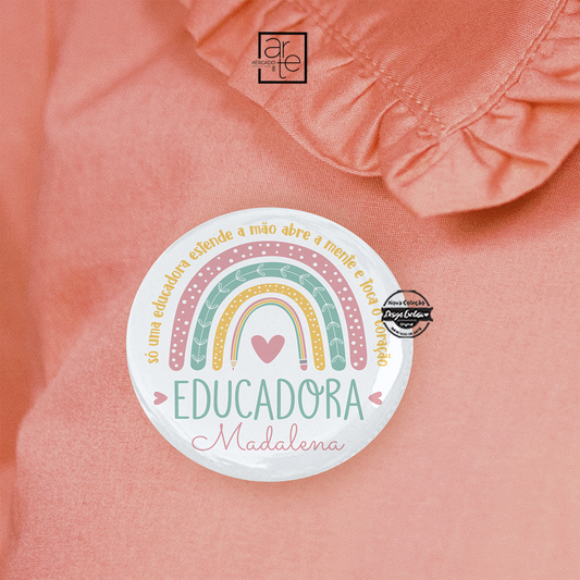 Crachá educadora "Arco-íris"