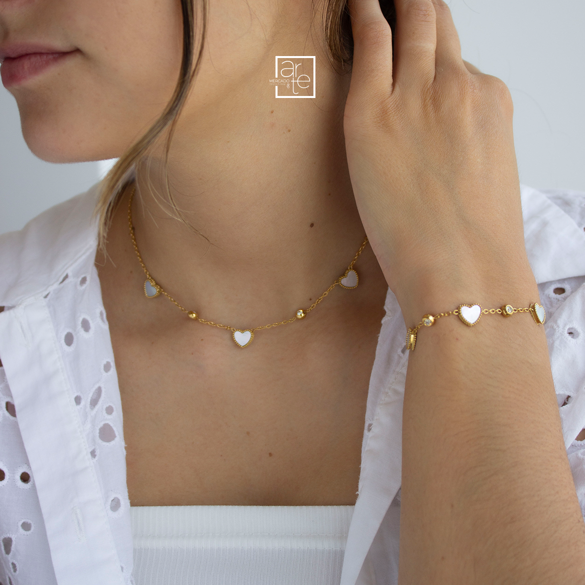 Este verão pede acessórios que combinem com a sua energia!
A nossa nova coleção de bijuteria traz peças modernas, leves e cheias de cor, perfeitas para criar looks frescos e descomplicados.

Mais do que acessórios, são peças personalizadas&nbsp; que transformam o seu visual e contam algo sobre si.

Moda, significado e personalidade – tudo num só verão!
