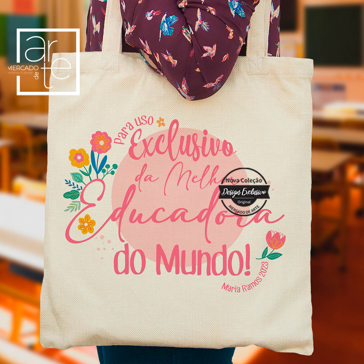 Saco tipo linho " Exclusivo melhor Educadora " texto personalizável, a sugestão perfeita para presentear, educadoras, auxiliares, professoras, médicas, enfermeiras, amigas, pois desde o texto à ilustração tudo é personalizável. Melhor preço do mercado e envios rápidos.