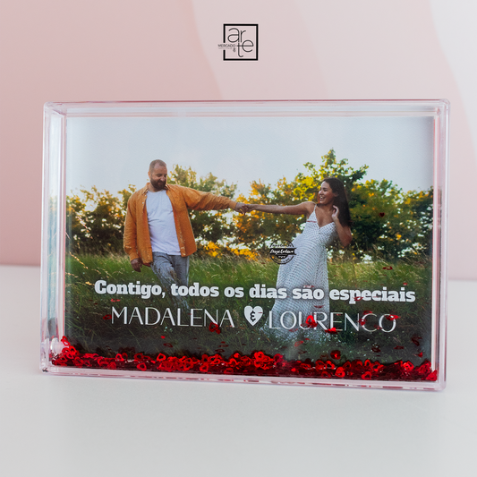 Moldura de água com corações "Contigo os dias..."