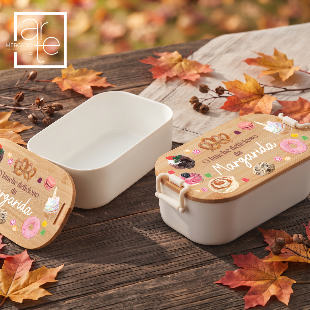 Marmita Personalizada — Praticidade com um Toque Especial! ✨

Leva as tuas refeições favoritas para todo o lado com a nossa marmita! 💖 Ideal para o trabalho, a escola ou os passeios, é a solução perfeita para transportares as tuas refeições de forma prática e cómoda.

Marmita de Bambu "Lanche Delicioso", personalizável&nbsp;com nome, frase ou design à tua escolha, tornando cada marmita única e especial.

Uma excelente opção para oferecer ou para tornar o dia a dia ainda mais prático!