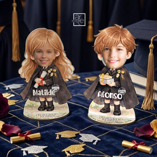 Celebra um momento inesquecível com uma lembrança única e cheia de brilho! 🎓✨

As nossas molduras com silhueta para finalistas “Finalista 2026” são perfeitas para homenagear os pequenos grandes vencedores desta etapa tão especial.
Com fotografia personalizada, decoração divertida e um toque académico irresistível, tornam qualquer lembrança de finalistas ainda mais memorável. 💫

Porque cada conquista merece ser celebrada em grande!&nbsp;