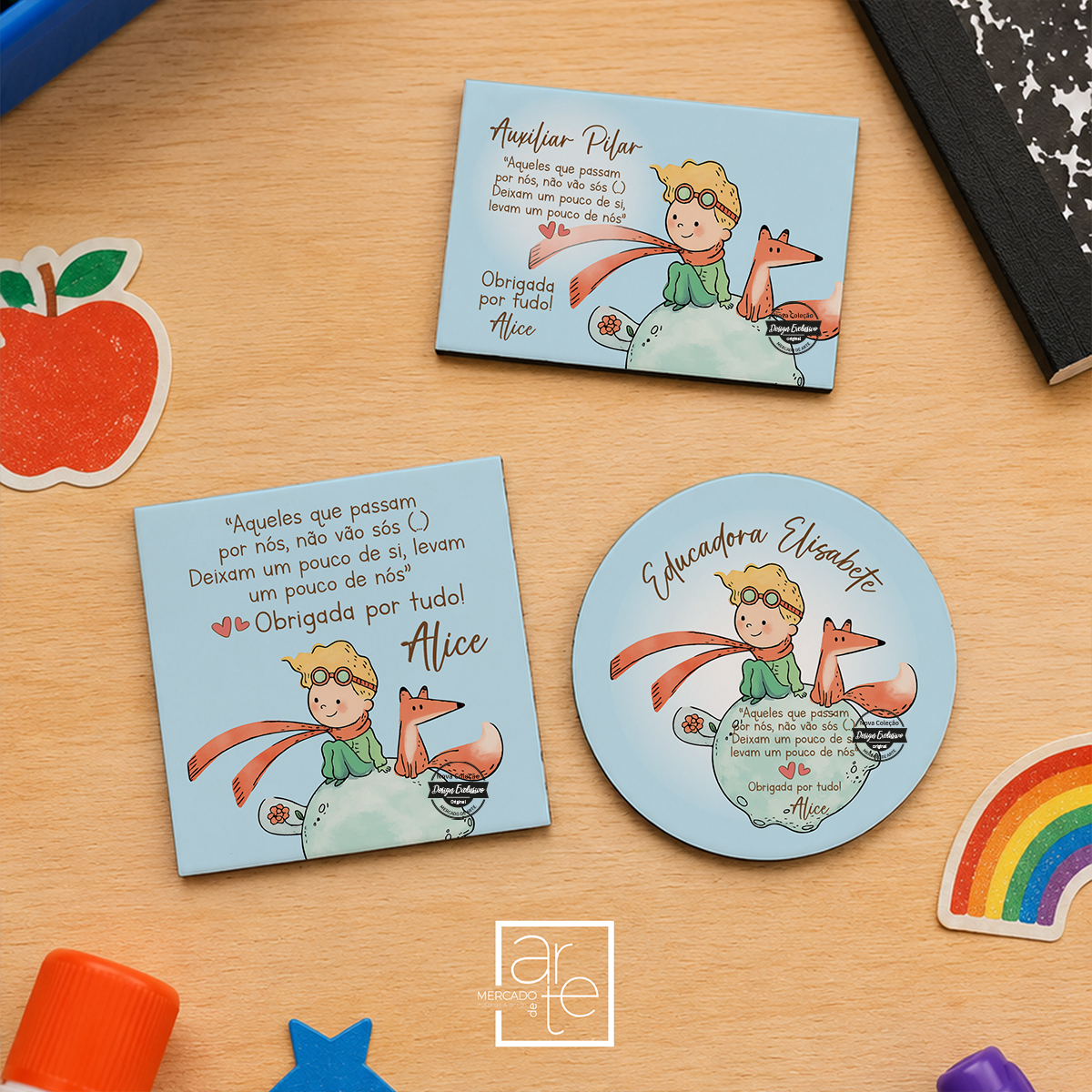 ✨ Torna cada momento ainda mais especial com os nossos artigos personalizados inspirados no universo mágico do Principezinho.

Íman principezinho "Aqueles que passam por nós, não vão sós. Deixam um pouco de si, levam um pouco de nós" uma lembrança única, criada com carinho e personalizada nomes e/ou frase que desejar.&nbsp;

Porque, tal como o Principezinho nos ensinou, "o essencial é invisível aos olhos" - mas uma recordação feita à medida fica para sempre no coração. 💛